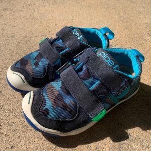 Plae Shoes Kids Size 10